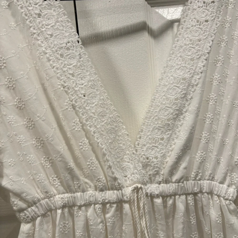 Elegant White Lace Maxi Dress - Picture 5 of 10